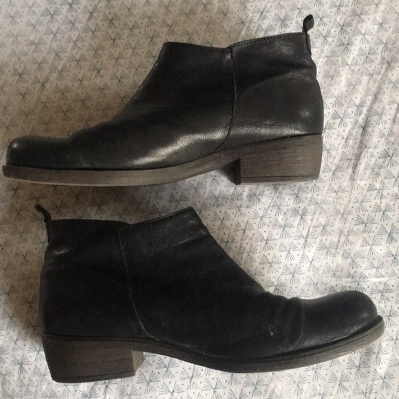 Shoes - Leather Booties 39